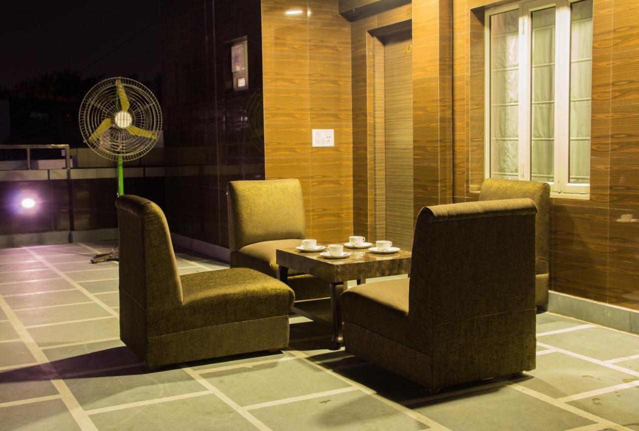 Hotel Pawan Plaza Near Sir Ganga Ram Hospital Delhi  Ngoại thất bức ảnh