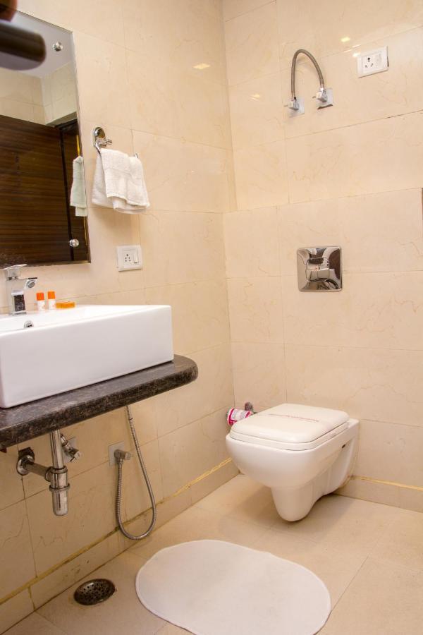 Hotel Pawan Plaza Near Sir Ganga Ram Hospital Delhi  Ngoại thất bức ảnh
