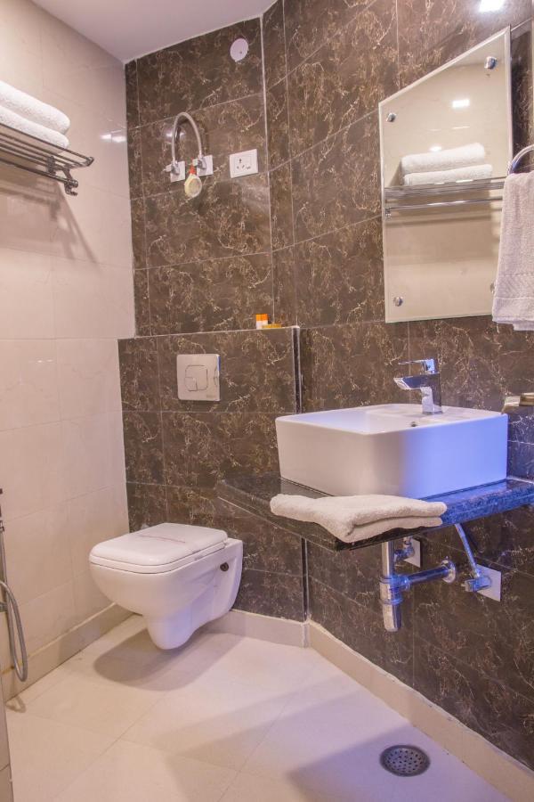 Hotel Pawan Plaza Near Sir Ganga Ram Hospital Delhi  Ngoại thất bức ảnh