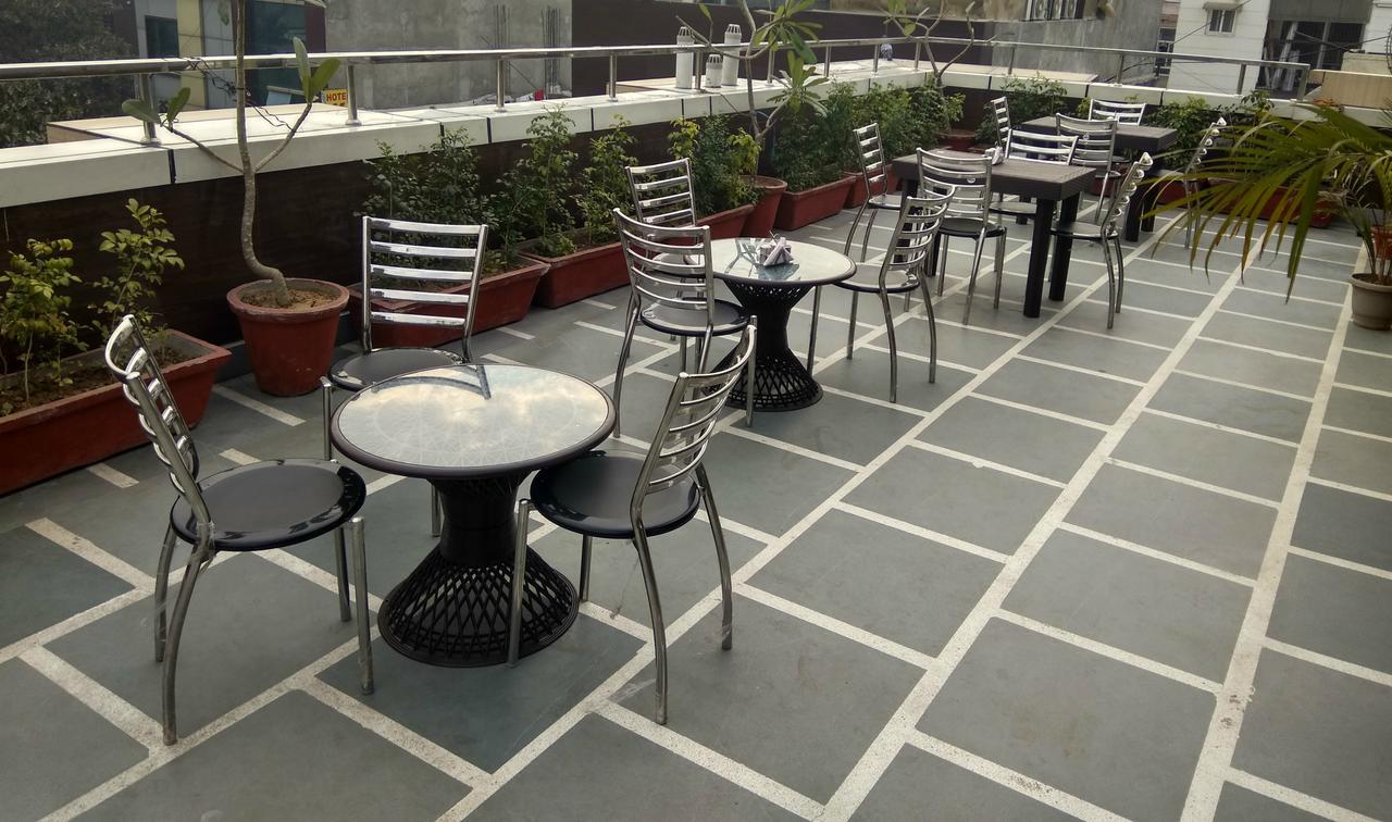 Hotel Pawan Plaza Near Sir Ganga Ram Hospital Delhi  Ngoại thất bức ảnh