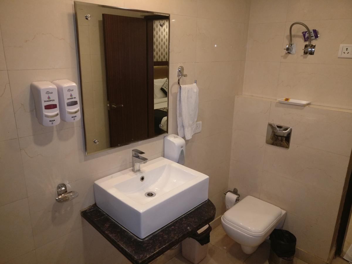 Hotel Pawan Plaza Near Sir Ganga Ram Hospital Delhi  Ngoại thất bức ảnh