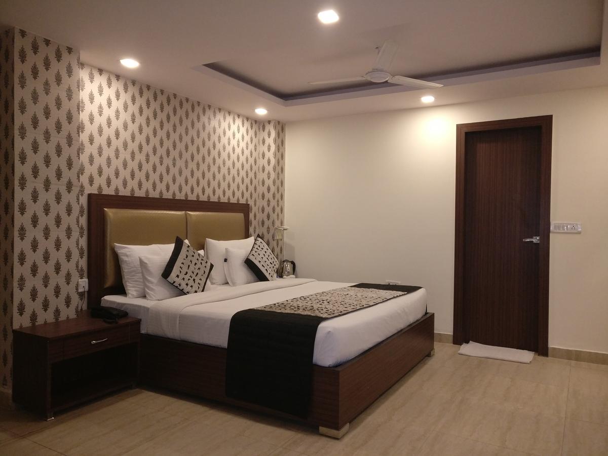 Hotel Pawan Plaza Near Sir Ganga Ram Hospital Delhi  Ngoại thất bức ảnh