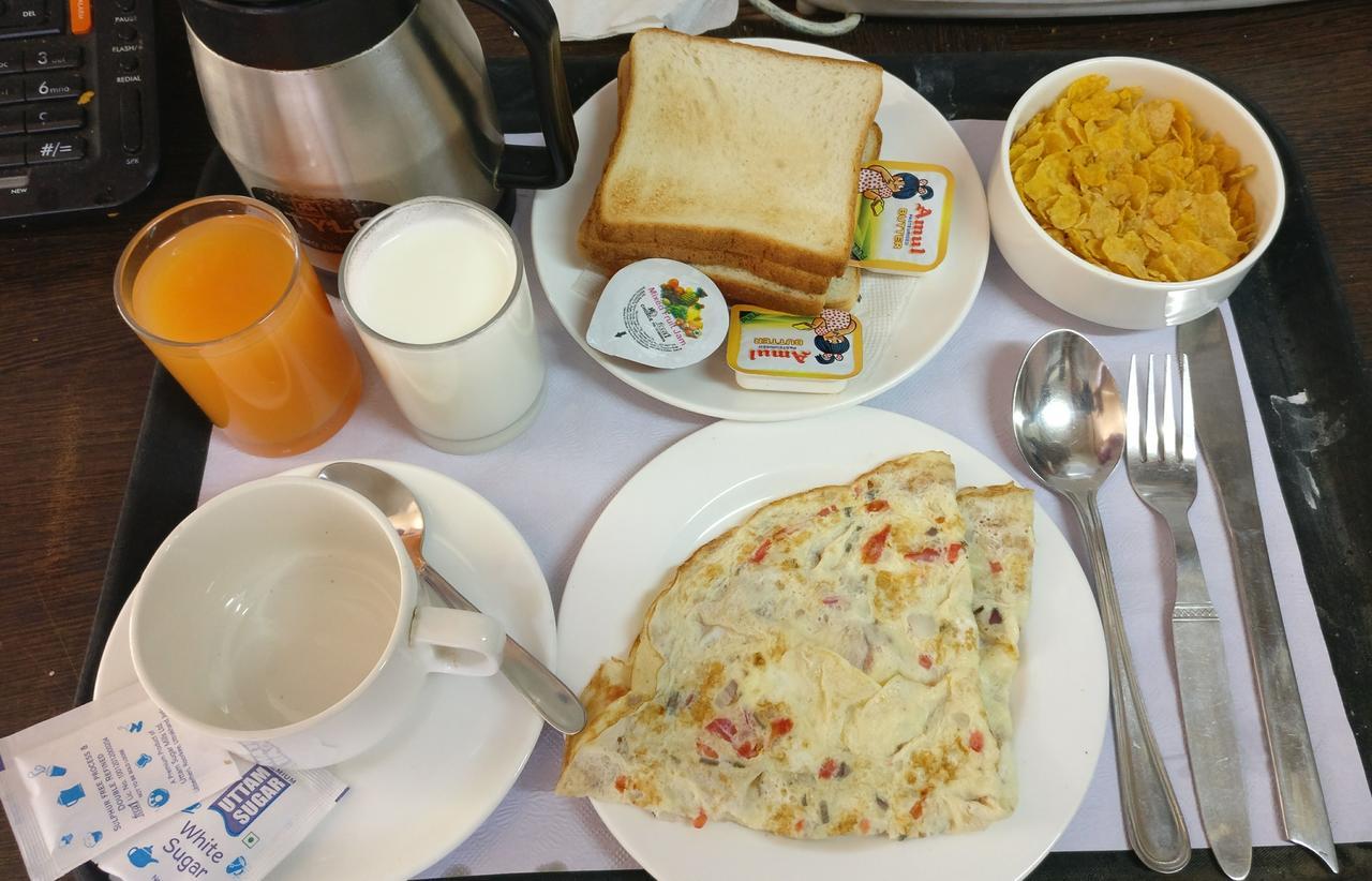 Hotel Pawan Plaza Near Sir Ganga Ram Hospital Delhi  Ngoại thất bức ảnh